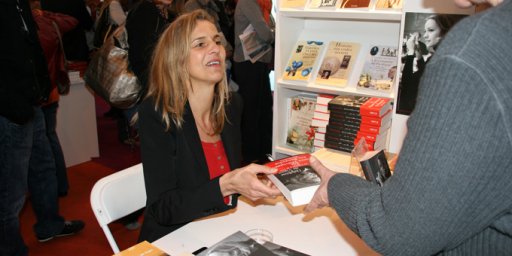 delphine_de_vigan-interview-salon-livre2012-ecriture-roman-cinema.jpg