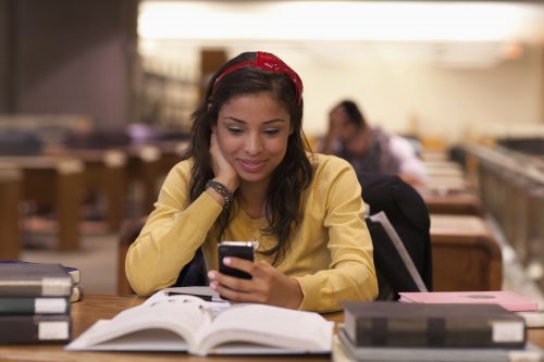 impact lecture livres exigeants et lecture sur internet sur le cerveau et le niveau scolaire